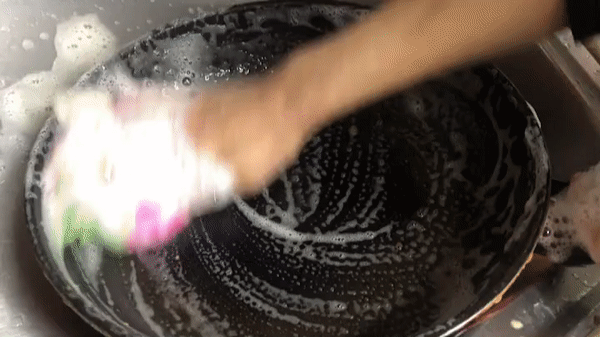 바나샘 블랙슈가 자연이 준 주방세제_GIF1.gif